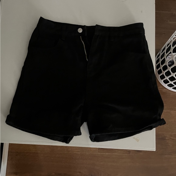 Black high wasted denim shorts - Picture 1 of 3